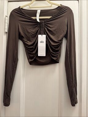 ALO Yoga Brown Ruched Long-Sleeve Crop Top